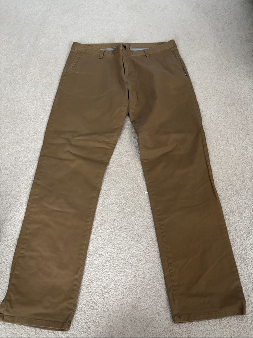 Men’s Vuori khaki pants